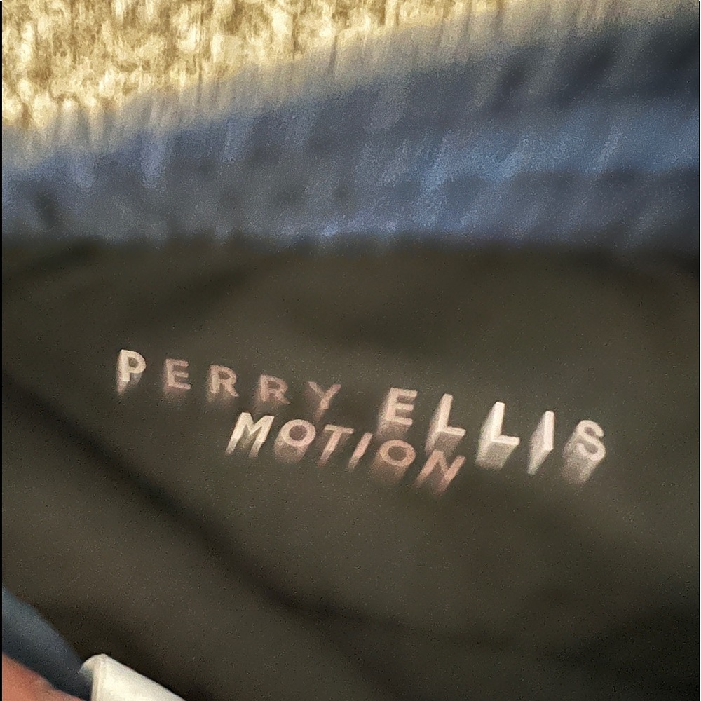 Perry Ellis motion Joggers. - Picture 2 of 2